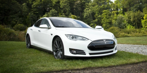 受維修費用影響,Tesla保費大幅上升