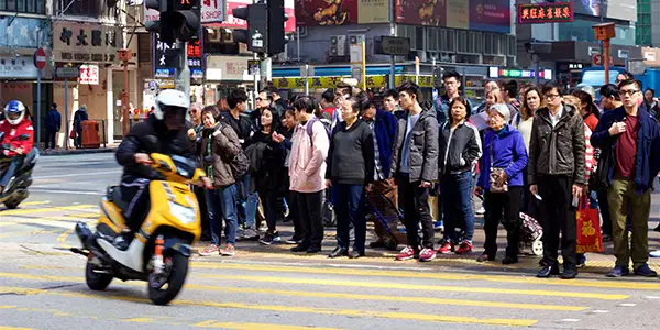 在香港開電單車是否危險?